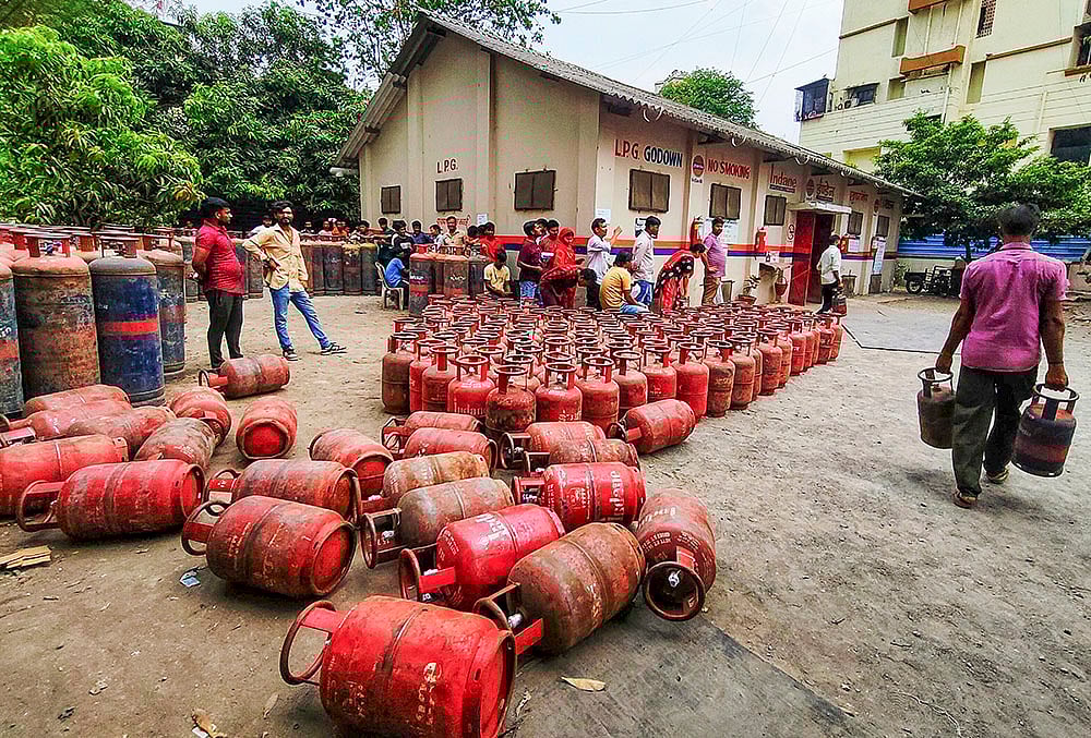 LPG crisis in Navi Mumbai