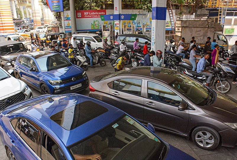 Fuel shortages rumours in Thane