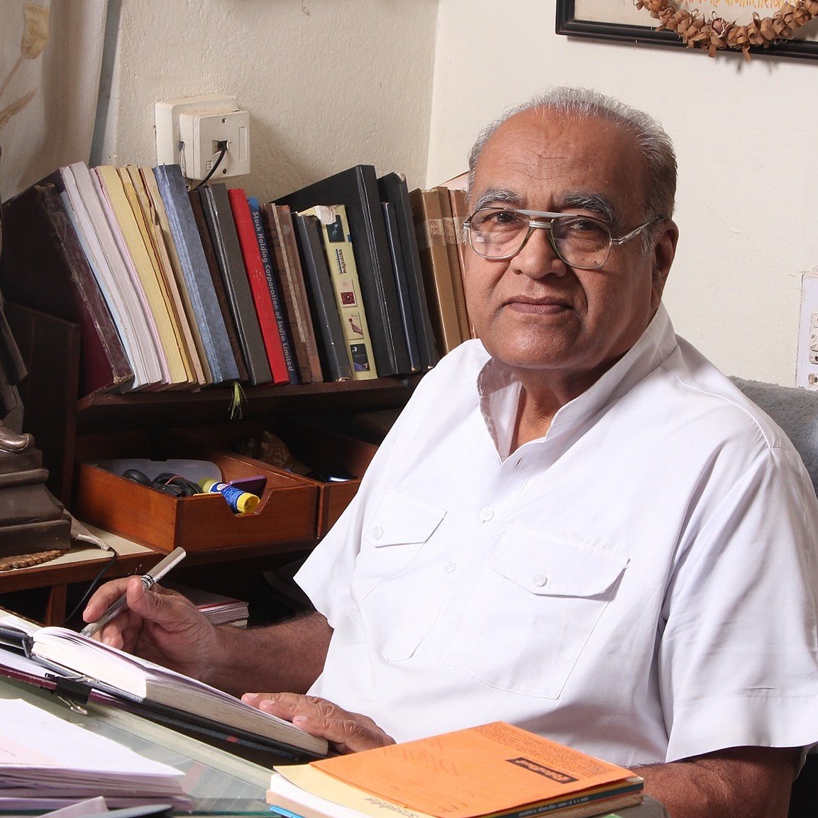 Committed to the cause of researching history and writing, Dr Jaysingrao Pawar's demise is a huge loss for Maharashtra.  - null