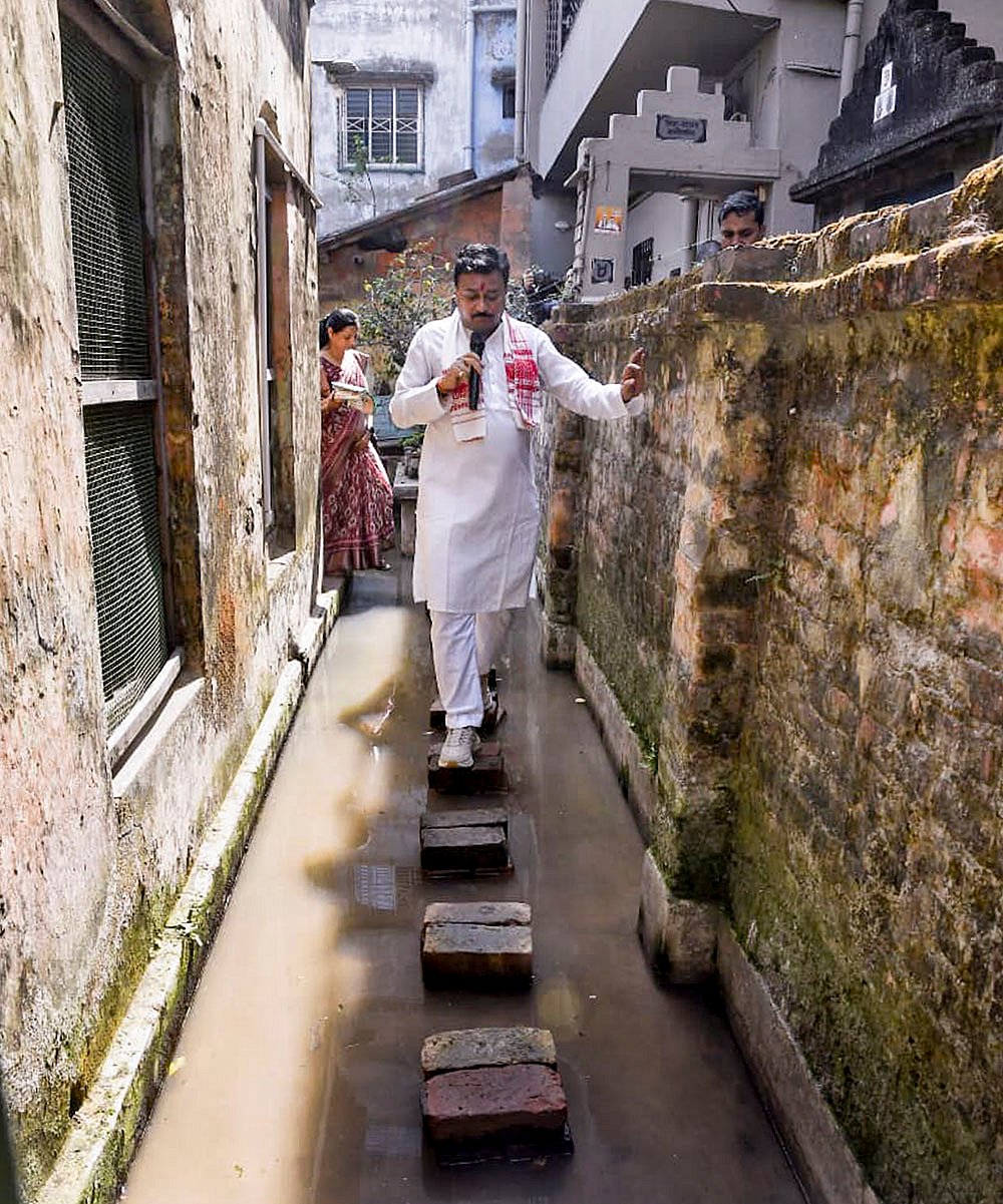 WB polls: BJP candidate Umesh Rai campaigns in Howrah