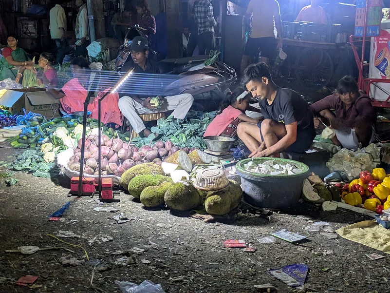 LPG shortage Delhi
Azadpur Mandi vendors
LPG price increase India