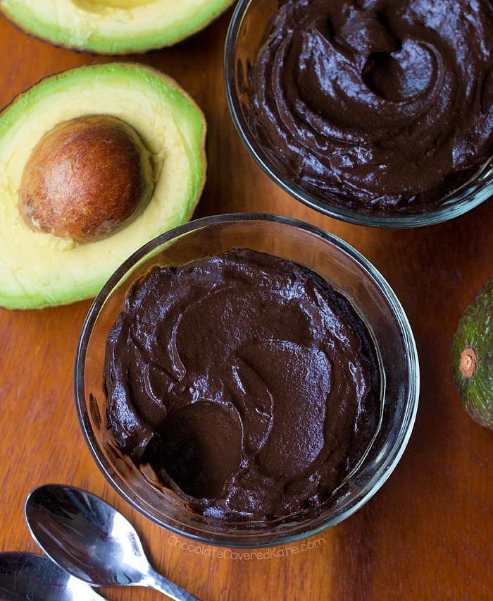 Two bowls of avocado chocolate mousse