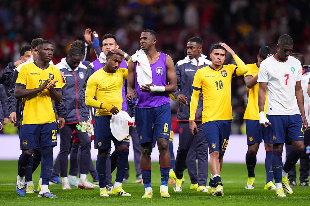 Ecuador players walk off the pitch after a friendly soccer match between Morocco and Ecuador in Madrid, Spain. - | Photo: AP/Manu Fernandez