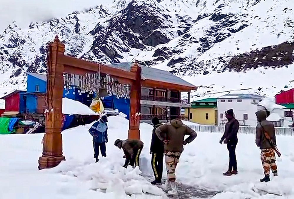 Kedarnath Temple cleaning