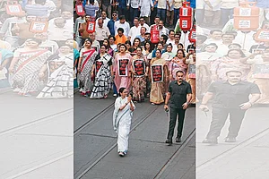 | Photo: Sandipan Chatterjee : Demanding Answers: Mamata Banerjee at the LPG-CNG protest in Kolkata
