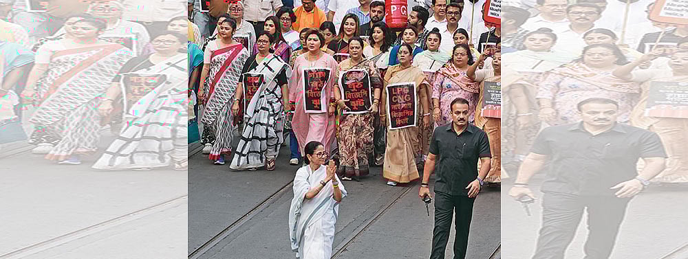 | Photo: Sandipan Chatterjee : Demanding Answers: Mamata Banerjee at the LPG-CNG protest in Kolkata 