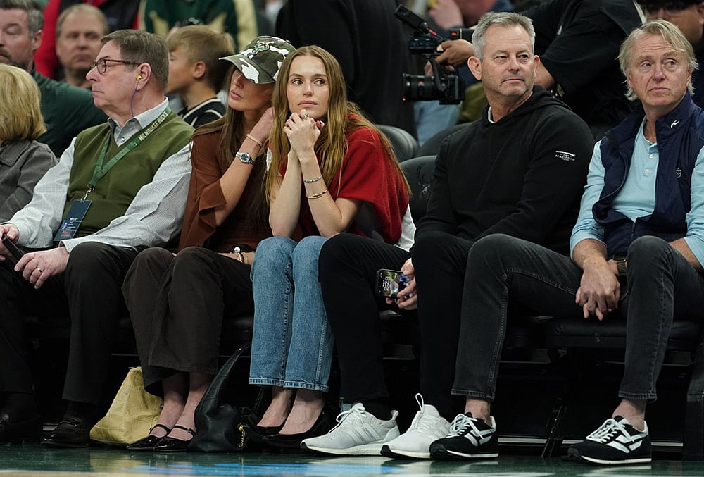 Milwaukee Bucks Vs San Antonio Spurs NBA basketball-Mallory Edens