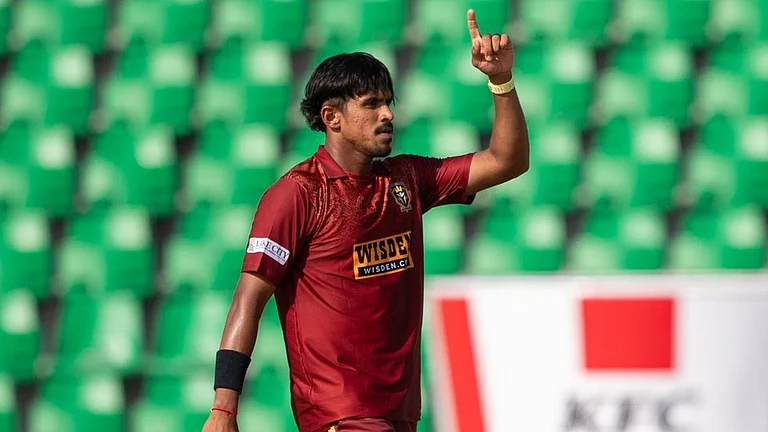 Hyderabad Kingsmen's Maheesh Theekshana celebrates a wicket against Quetta Gladiators in PSL 2026. - thepslt20/x
