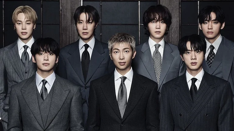 BTS on the cover of ARIRANG - BigHit Music