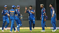 | Photo: AP/Rafiq Maqbool : Mumbai Indians' Shardul Thakur, center, celebrate with teammates the wicket of Kolkata Knight Riders' captain Ajinkya Rahane during the Indian Premier League cricket match between Mumbai Indians and Kolkata Knight Riders in Mumbai, India, Sunday, March 29, 2026. 