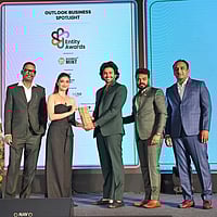 Prismos Beauty: Where Clinical Precision Meets Contemporary Self-Care