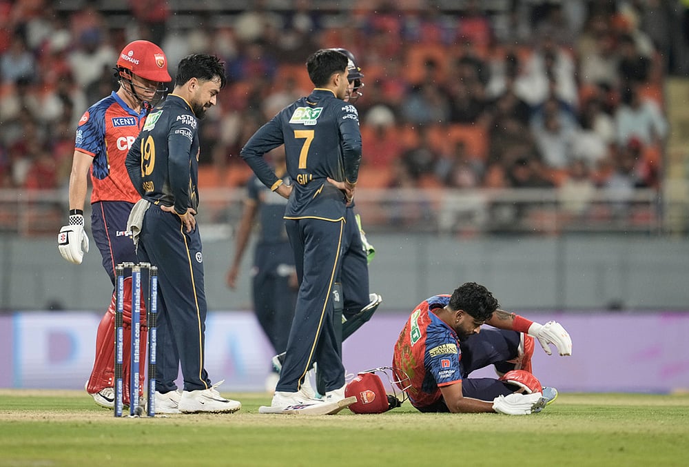 Shreyas Iyer Injury Scare photos-3