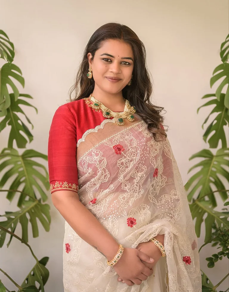 Monika Manchu - null