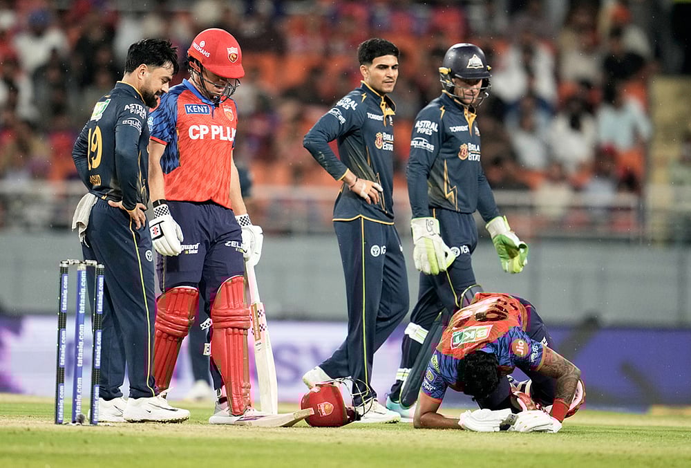 Shreyas Iyer Injury Scare photos-