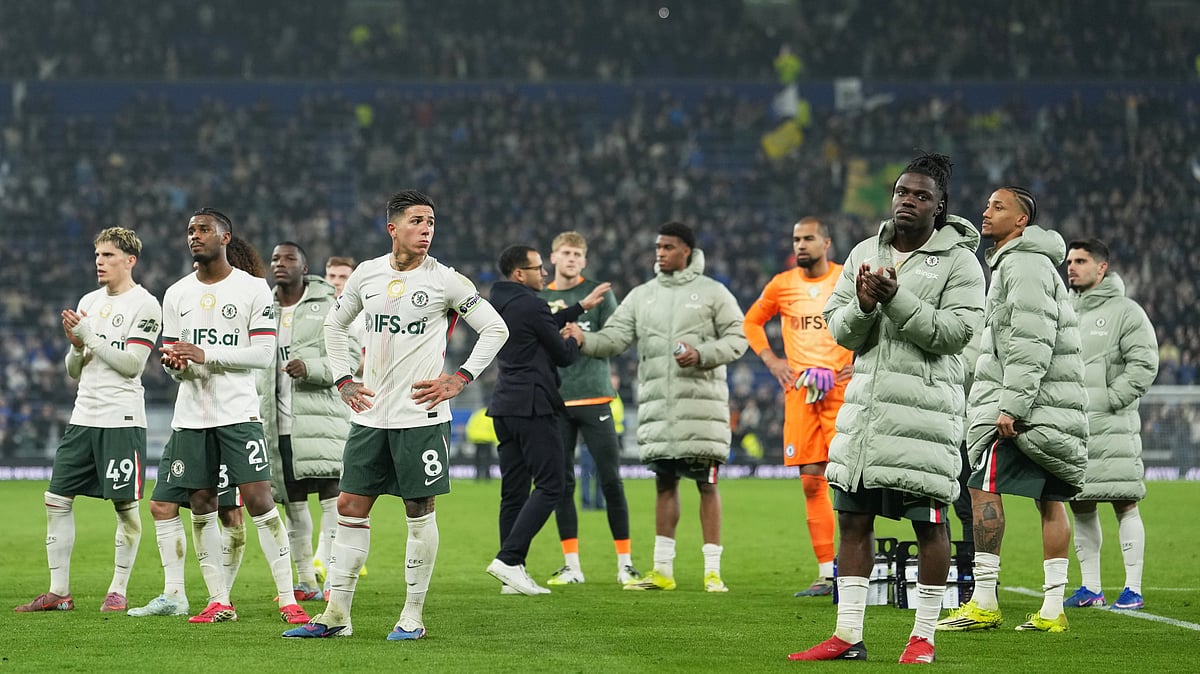 Chelsea players react disappointed after the English Premier League soccer match between Everton and Chelsea in Liverpool, England, Saturday, March 21, 2026. - | Photo: AP/Jon Super