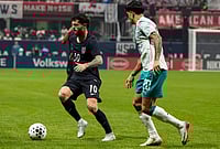 | Photo: AP/Mike Stewart : USA's Christian Pulisic (10) moves against Portugal's Joao Cancelo during the first half of an international friendly soccer match in Atlanta. 