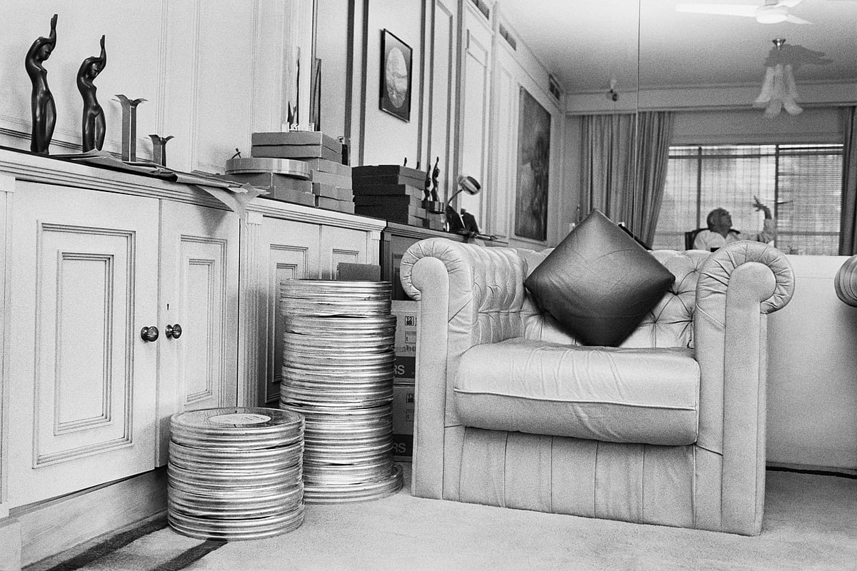 Movie mogul Yash Chopra in his office, Juhu, Bombay, 1985