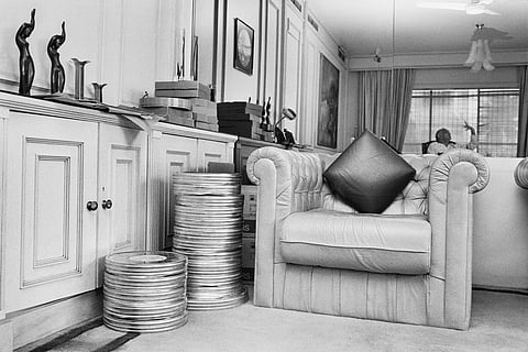 Movie mogul Yash Chopra in his office, Juhu, Bombay, 1985