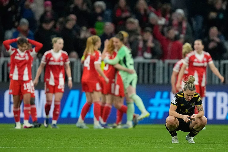 Manchester United's Julia Zigiotti Olme reacts after her side lose 2-1 during the Women's Champions League quarterfinal second leg soccer match between Bayern Munich and Manchester United in Munich, Germany. - | Photo: AP/Matthias Schrader