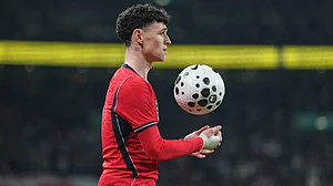 | Photo: AP/Alastair Grant : England's Phil Foden holds the ball during the international friendly soccer match between England and Uruguay in London, Friday, March 27, 2026.