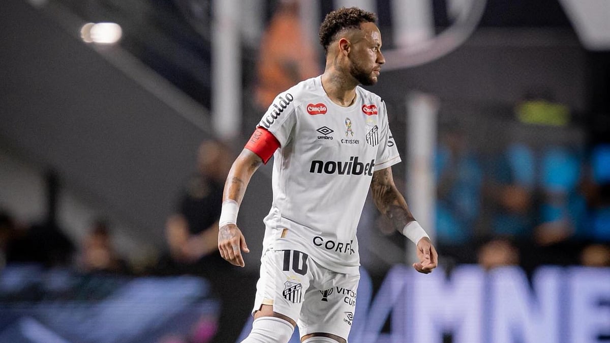 Neymar in action for Santos during the Brazilian Serie A match against Remo on April 2, 2026. - | Photo: X/neymarjr