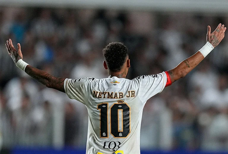 Santos' Neymar reacts during a Brazilian soccer league match against Remo in Santos, Brazil. - | Photo: AP/Andre Penner
