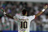 | Photo: AP/Andre Penner : Santos' Neymar reacts during a Brazilian soccer league match against Remo in Santos, Brazil.