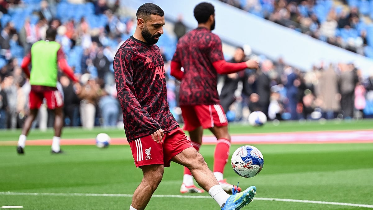 Mohamed Salah warms up for the FA Cup quarter-final between Man City and Liverpool. - Photo: X/Liverpool