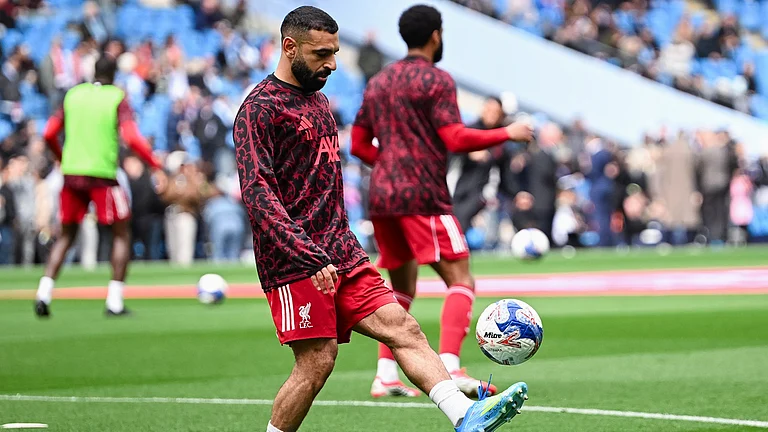 Mohamed Salah warms up for the FA Cup quarter-final between Man City and Liverpool. - Photo: X/Liverpool