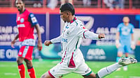 Photo: X/Indian Super League : Liston Colaco scoring Mohun Bagan Super Giant's opening goal against Jamshedpur FC.