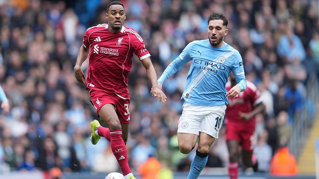 Manchester City's Rayan Cherki runs after Liverpool's Ryan Gravenberch during the FA Cup quarter-final match in Manchester. - Photo: AP