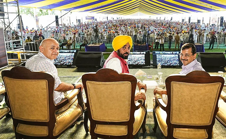Punjab Chief Minister Bhagwant Mann with AAP National Convener Arvind Kejriwal and AAP leader Manish Sisodia attend Sehat Kranti , in Fatehgarh Sahib Fatehgarh Sahib Punjab , Mar 28 (ANI): Punjab Chief Minister Bhagwant Mann with AAP National Convener Arvind Kejriwal and AAP leader Manish Sisodia during Sehat Kranti , in Fatehgarh Sahib on Saturday. - ANI