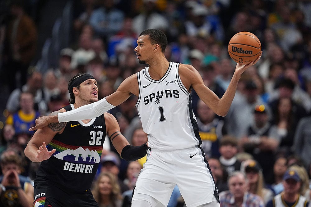 Basketball: San Antonio Spurs vs Denver Nuggets