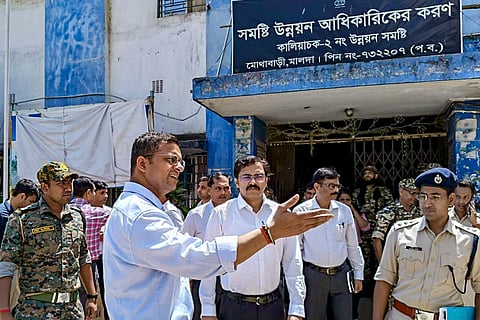 NIA officials conduct an investigation at Mothabari village in Malda district following the gherao of seven judicial officers by protesting locals over voter list deletions during the Special Intensive Revision (SIR) exercise ahead of the West Bengal Assembly elections.