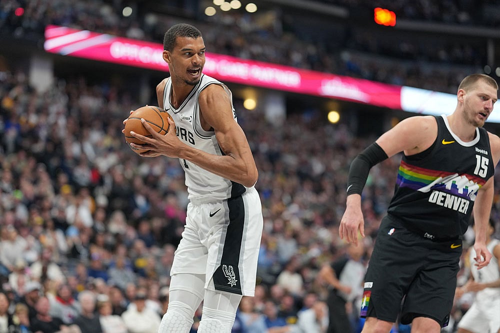 Basketball: Denver Nuggets vs San Antonio Spurs
