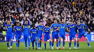 (John Walton/PA via AP) : Leeds United's Dominic Calvert-Lewin, third right, and teammates celebrate in the penalty shoot-out during the English FA Cup quarterfinal soccer match between West Ham United and Leeds United, in London, Sunday April 5, 2026.