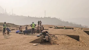 IMAGO / ANI News : Excavators from the J&K Department of Archives, Archaeology and Museums and the Centre of Central Asian Studies, University of Kashmir, uncover extensive remains of a major Buddhist complex at the Zehanpora site, in Baramulla