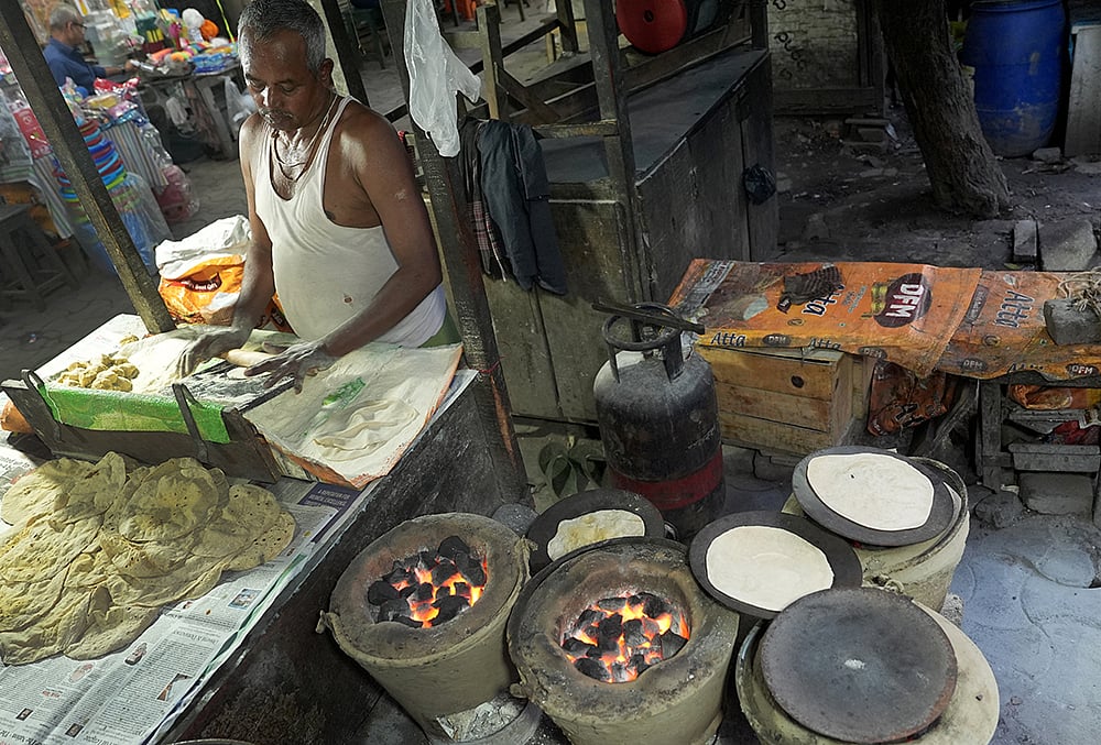 LPG Shortage in Kolkata 