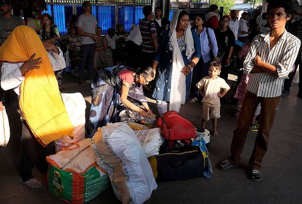 Cooking gas shortage Delhi