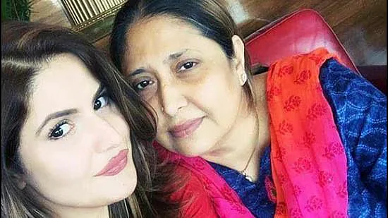 Zareen Khan with mother