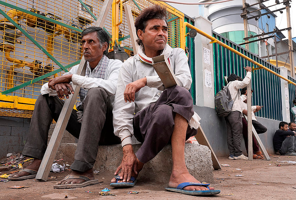 Impact of LPG shortage on daily wagers