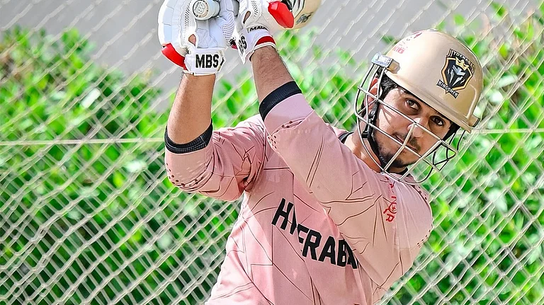 Saim Ayub in Hyderabad Kingsmen training before match against Peshawar Zalmi in PSL 2026. - HHKingsmen/X
