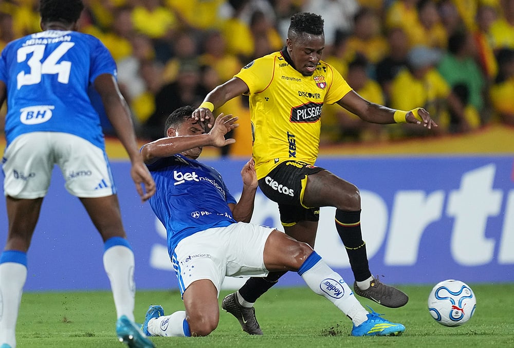 Cruzeiro vs Ecuadors Barcelona CONMEBOL Copa Libertadores 2026-Bryan Carabali