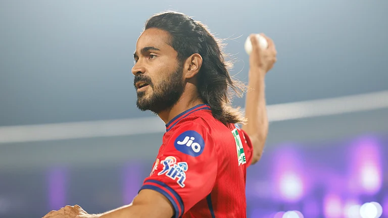 Lucknow Super Giants cricketer Digvesh Rathi in training ahead of match against Kolkata Knight Riders in IPL 2026. - LucknowIPL/X