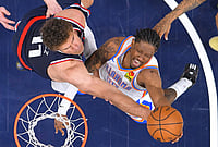 LA Clippers Vs Oklahoma City, NBA 2026: OKC Dominates Clippers 128-110 At The Intuit Dome | Photo: AP/Mark J. Terrill : Oklahoma City Thunder guard Jalen Williams, right, shoots as Los Angeles Clippers center Brook Lopez defends during the second half of an NBA basketball game in Inglewood, California.