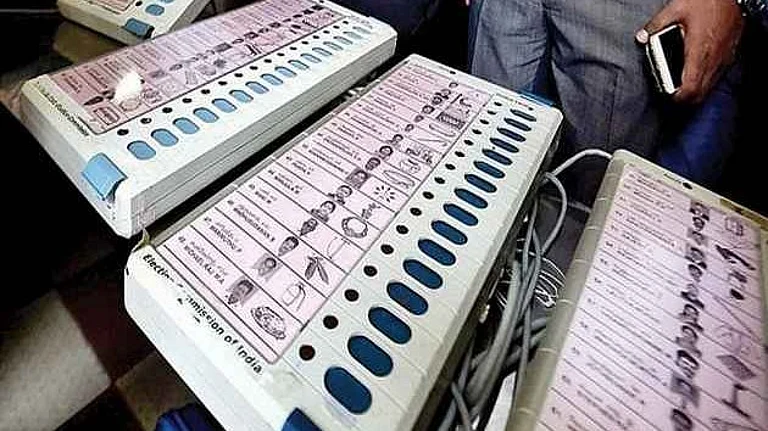 Early Voting Picks Up in Karnataka Bypolls, Turnout Crosses 10% in Bagalkot - Representative Image