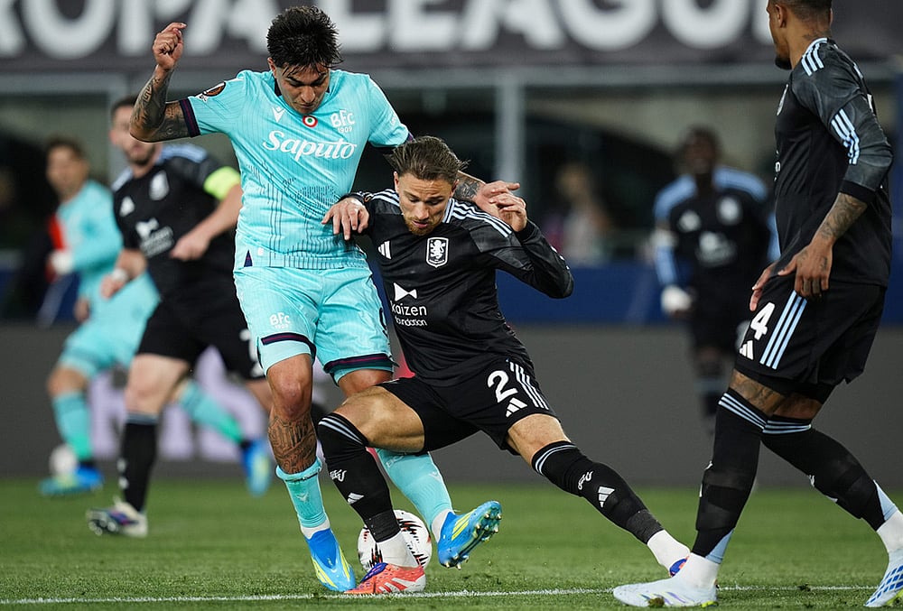 Bologna vs Aston Villa UEFA Europa League match photos-Matty Cash