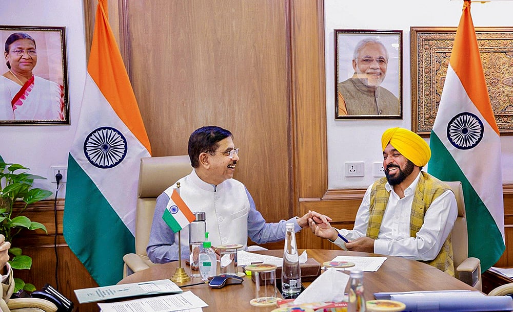 Pralhad Joshi meets Bhagwant Mann