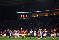 POR 1-1 NFC, UEFA Europa League 2025-26: Forest, Porto Have All To Play For In 2nd Leg | Photo: AP/Luis Vieira : Nottingham Forest players applaud the fans at the end of the Europa League quarterfinals, first leg, soccer match between FC Porto and Nottingham Forest in Porto, Portugal.