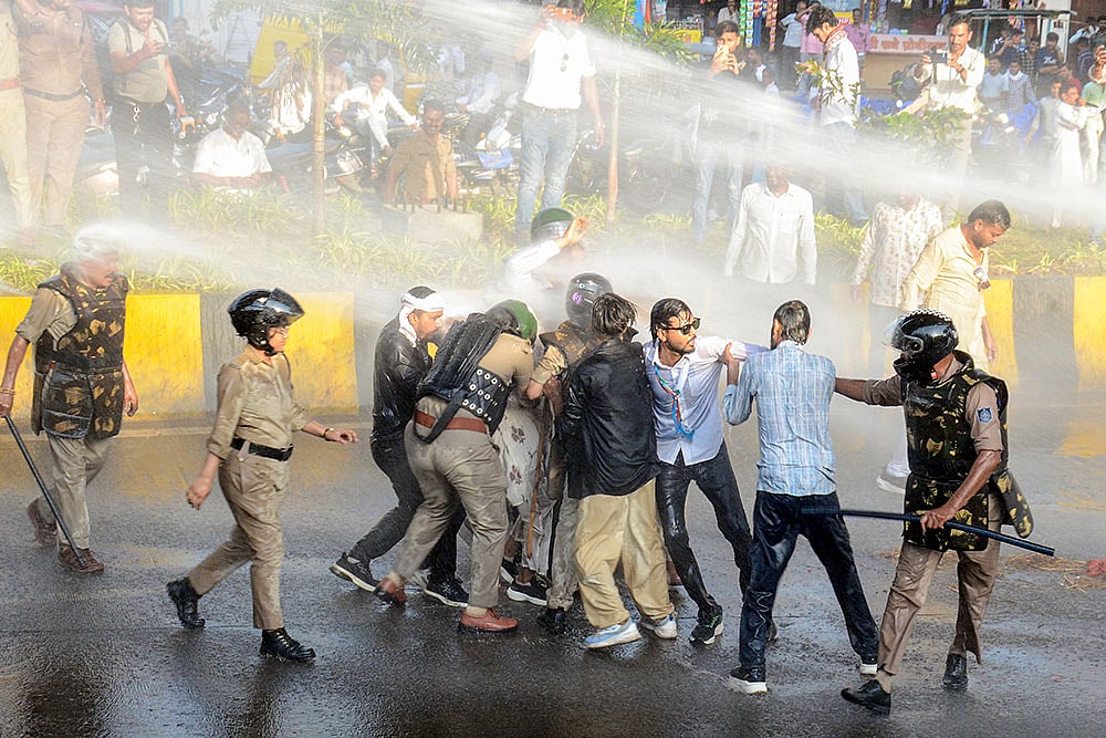 NSUI workers protest over LPG crisis in Jabalpur